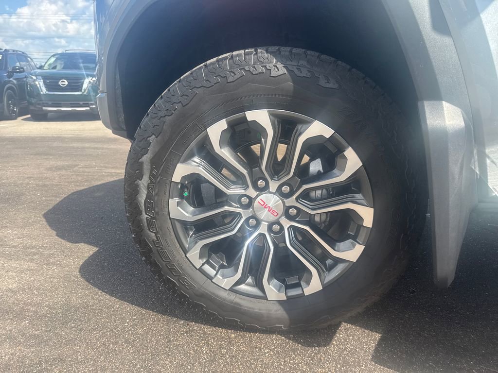 Used 2023 GMC Canyon Denali image 30