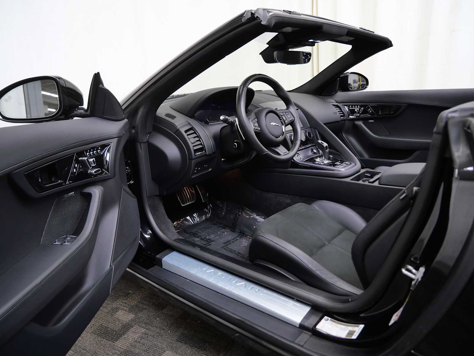 Used 2023 Jaguar F-TYPE Convertible RWD image 20