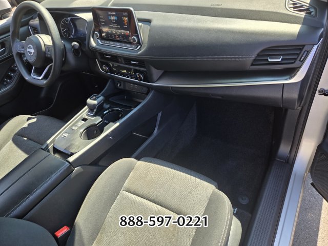 Used 2024 Nissan Rogue SV FWD image 18
