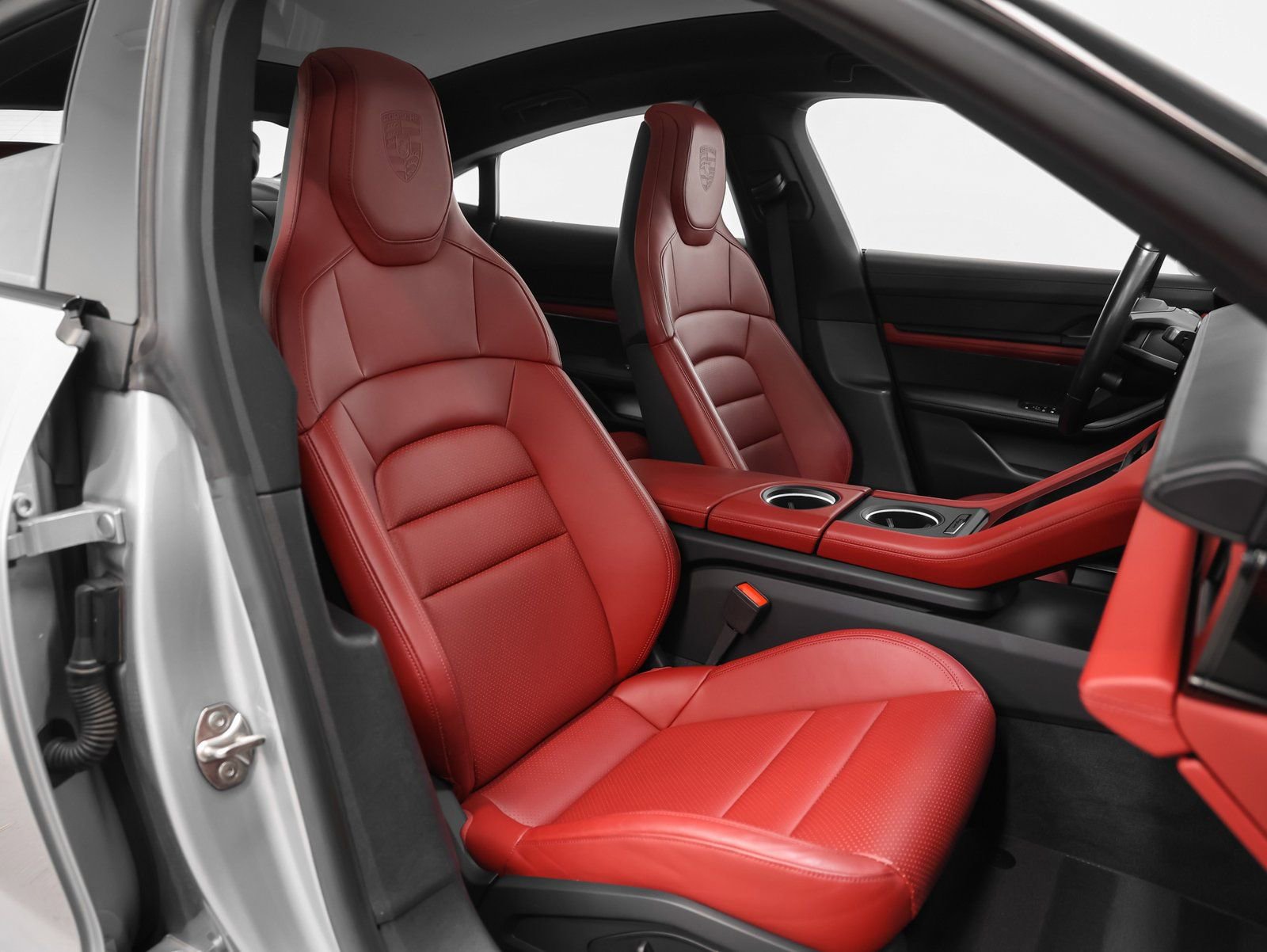 Certified 2023 Porsche Taycan image 18