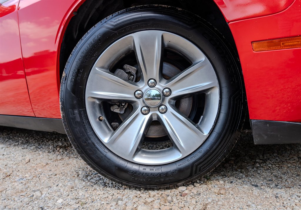 Used 2021 Dodge Challenger SXT image 13