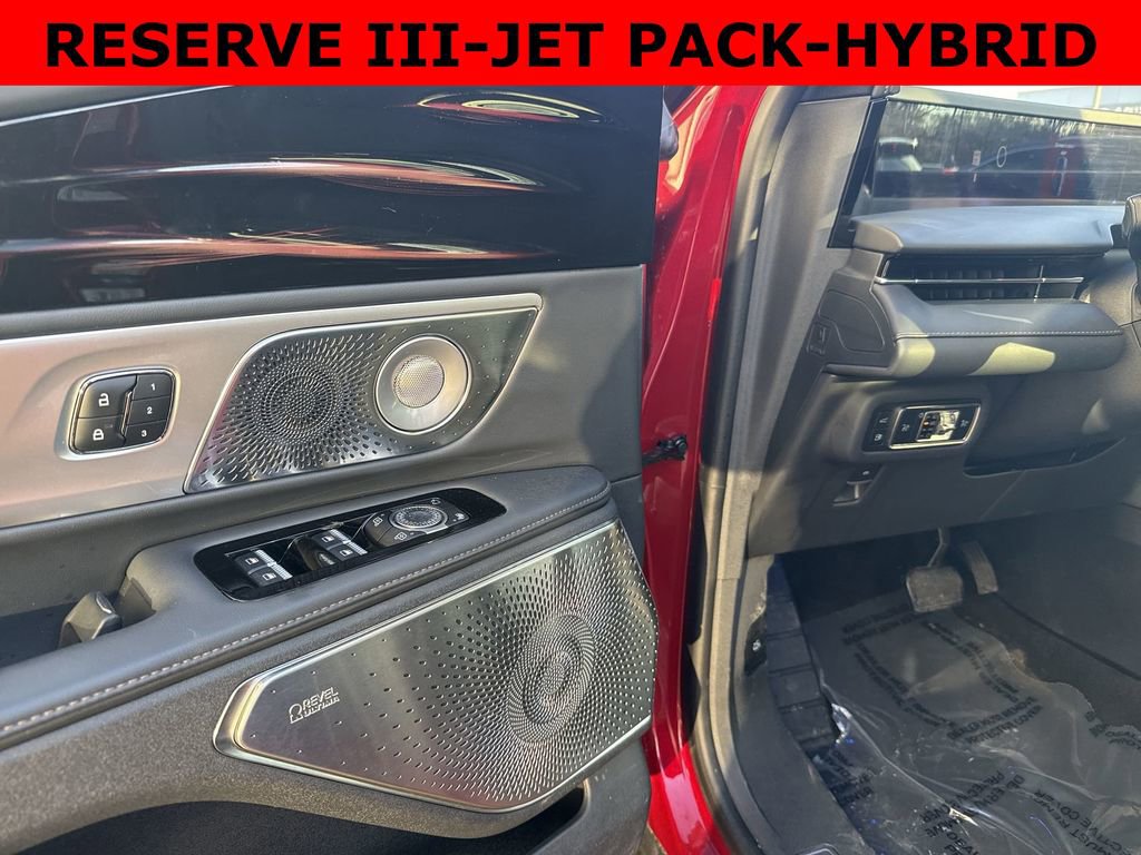 Used 2024 Lincoln Nautilus Reserve w/ Equipment Group 203A image 15