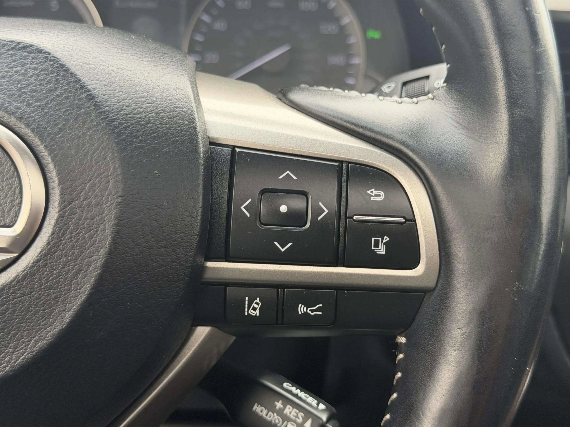 Used 2018 Lexus RX 350L AWD image 33