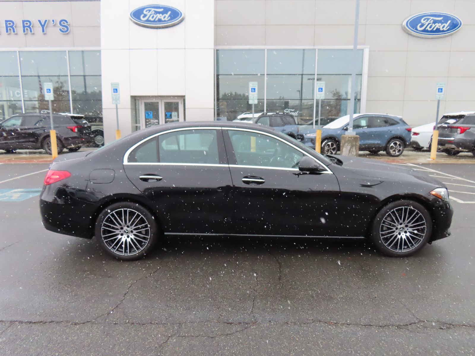 Used 2025 Mercedes-Benz C 300 4MATIC Sedan image 8