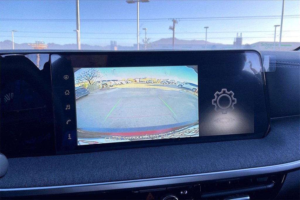 Used 2025 Nissan Kicks SV image 20