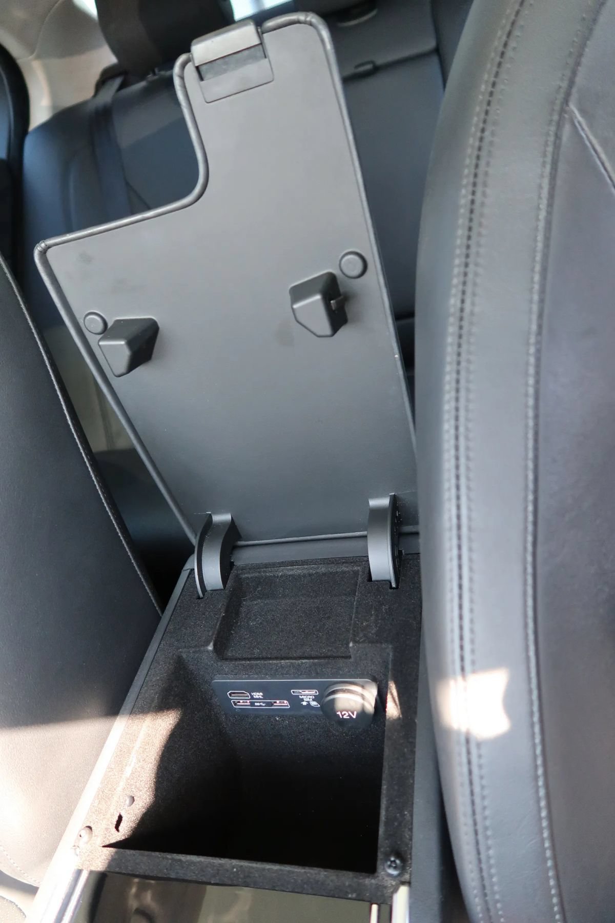 Used 2017 Jaguar XE First Edition RWD image 27