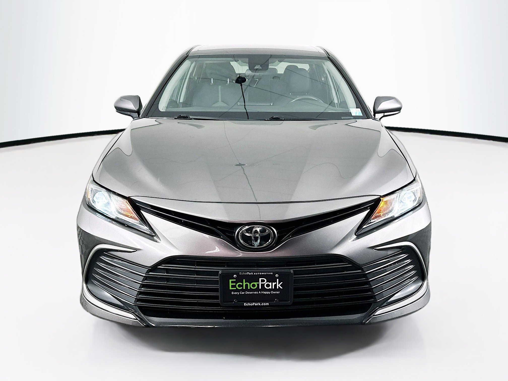 Used 2021 Toyota Camry LE image 2