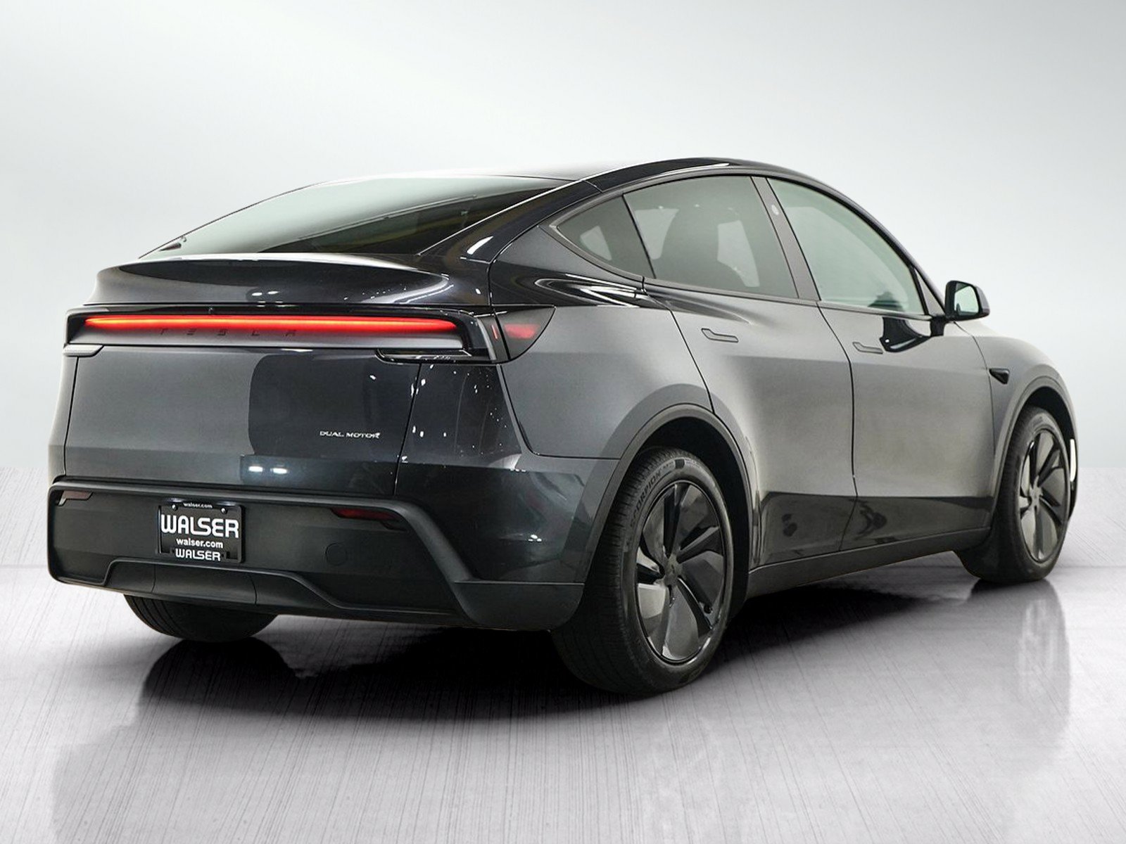 Used 2026 Tesla Model Y Long Range AWD/4WD image 5