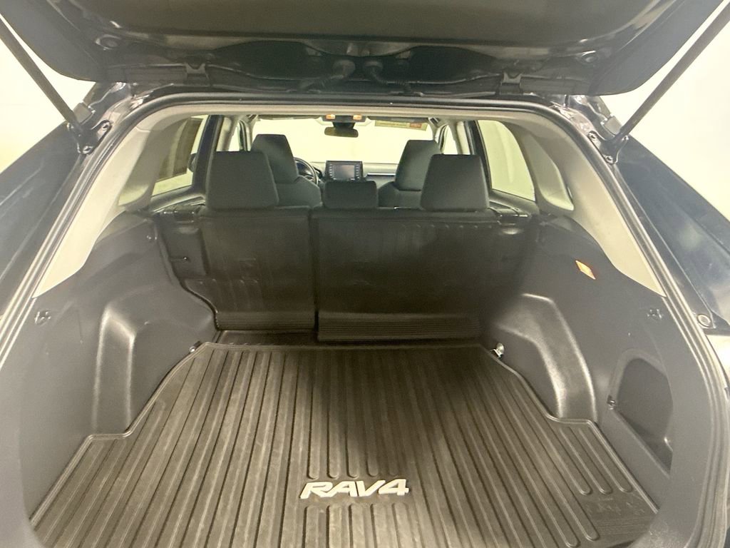 Certified 2021 Toyota RAV4 LE image 24