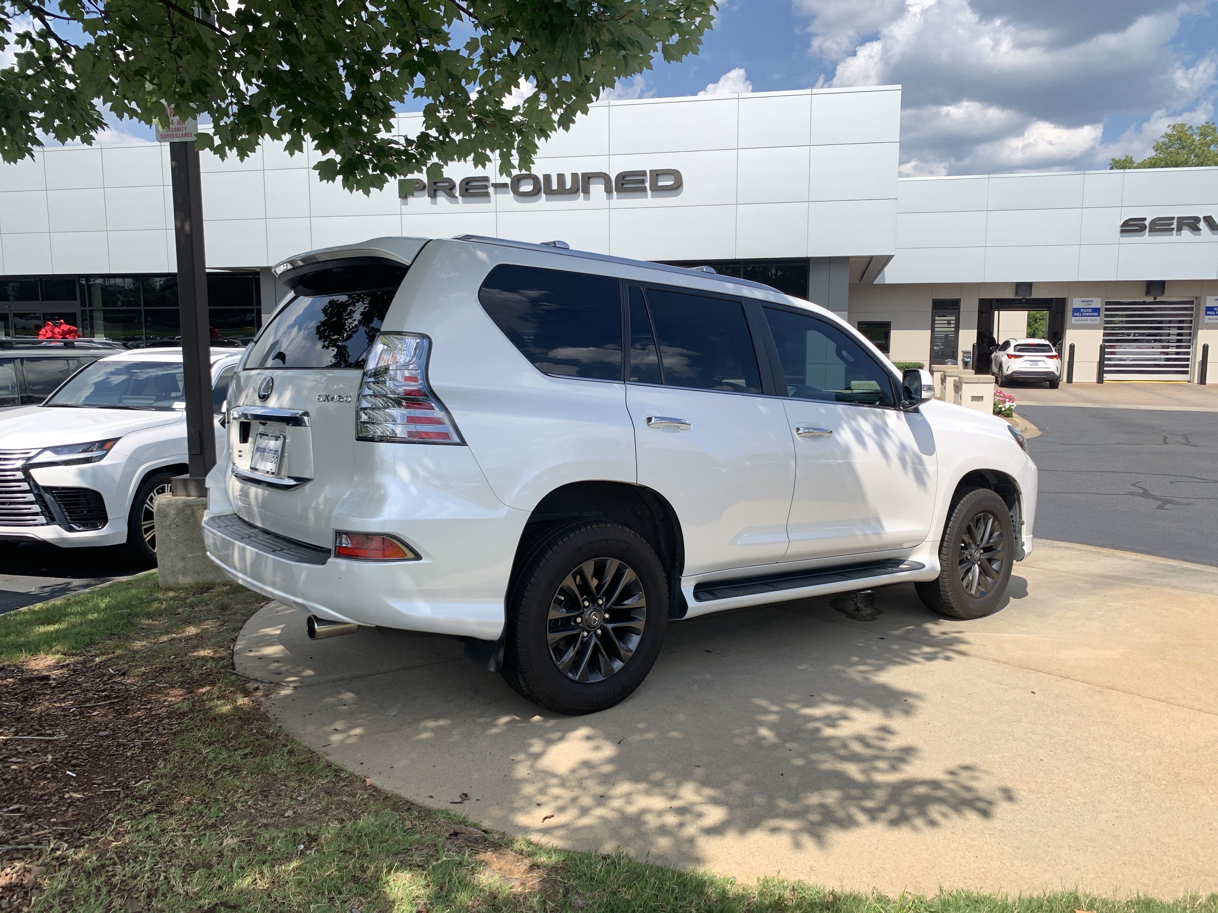 Used 2023 Lexus GX 460 Premium w/ Premium Package AWD/4WD image 10