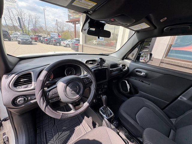 Used 2021 Jeep Renegade Latitude AWD/4WD image 13