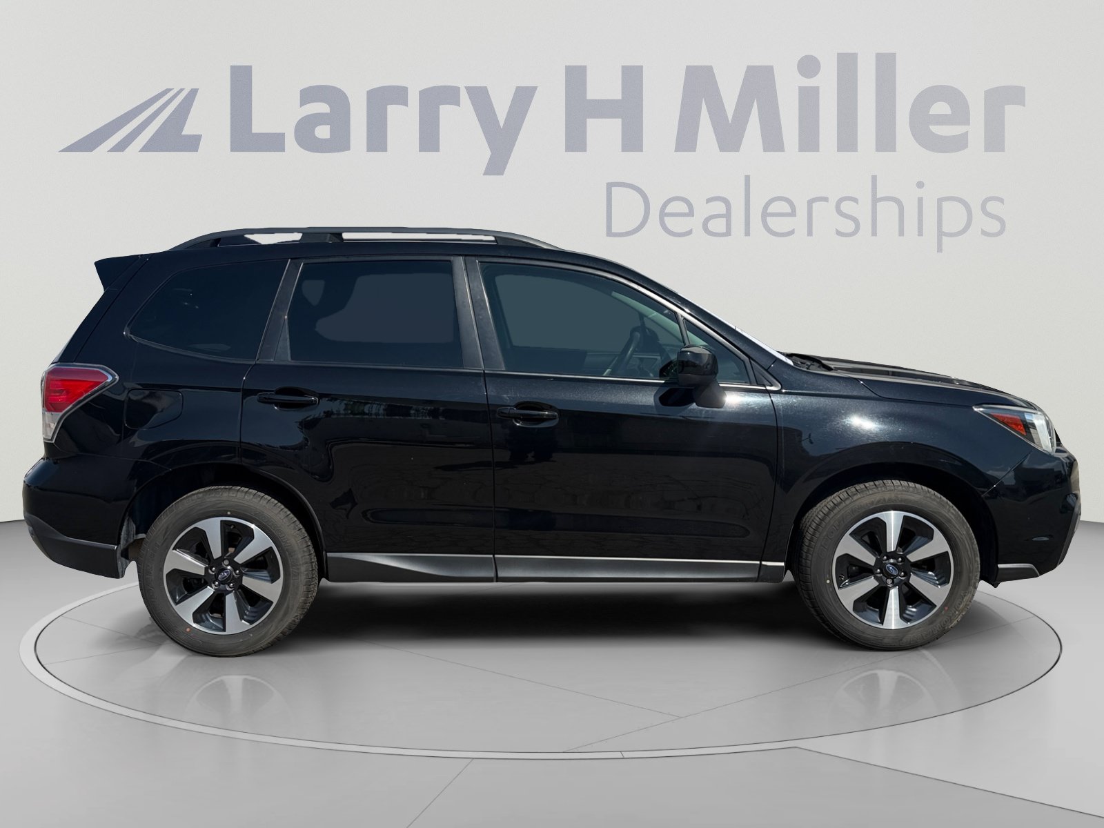 Used 2017 Subaru Forester 2.5i Premium w/ All-Weather Package AWD/4WD image 6