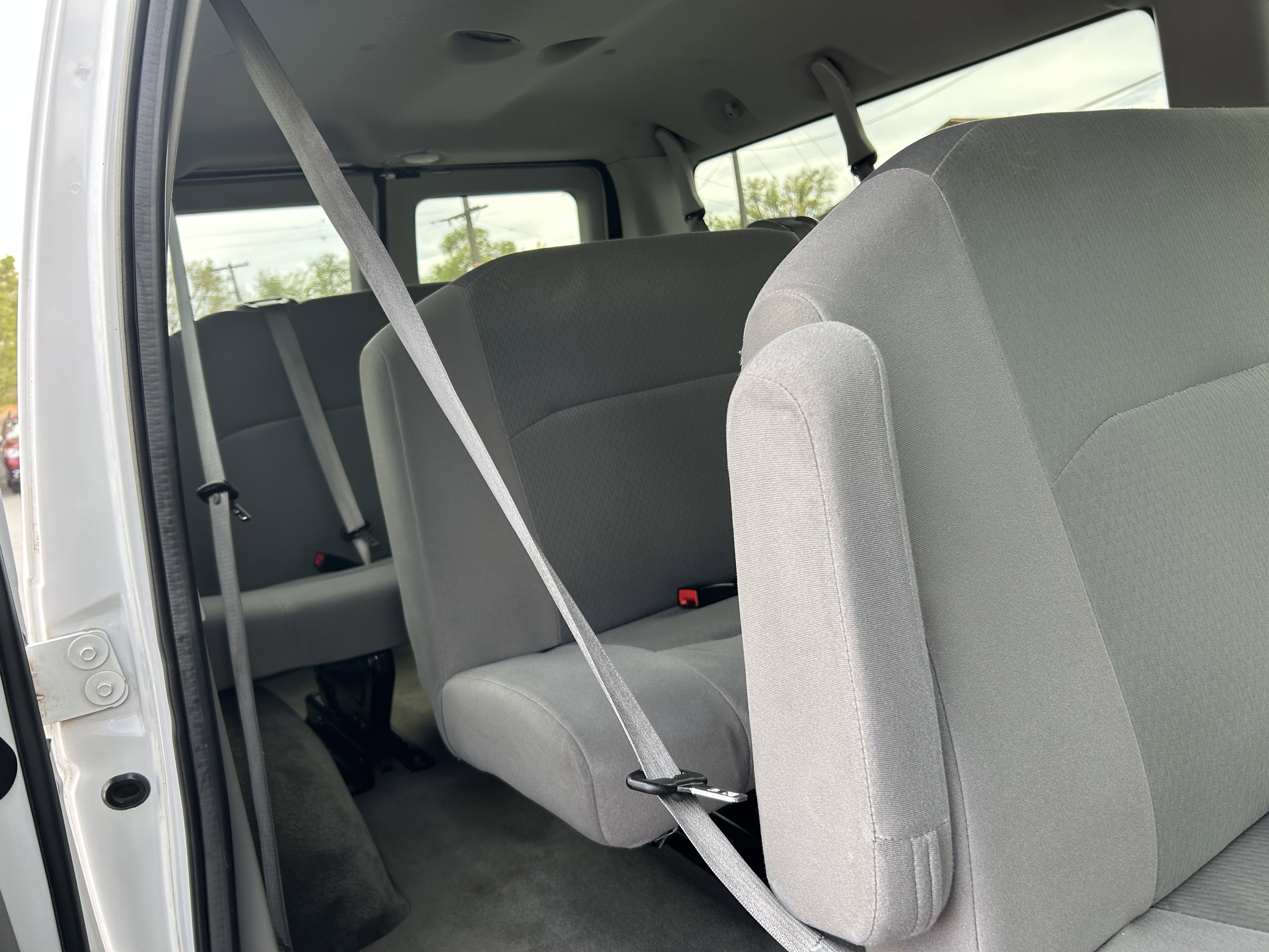 Used 2011 Ford E-350 and Econoline 350 XLT RWD image 11