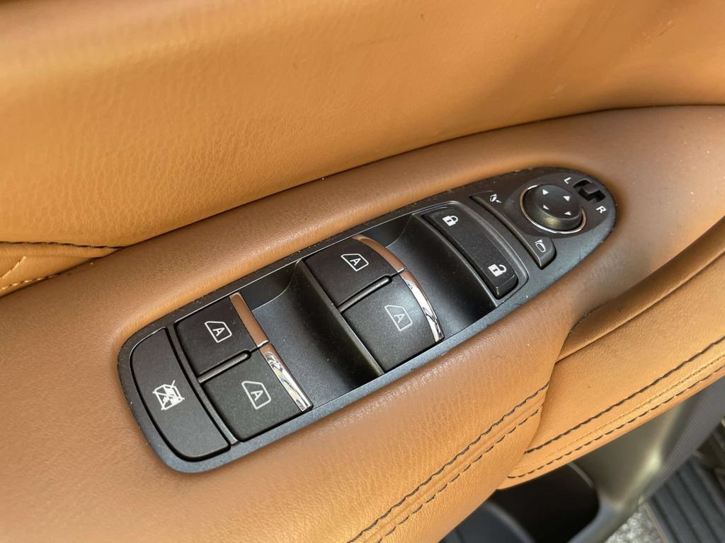 Used 2024 INFINITI QX80 Sensory w/ Cargo Package AWD/4WD image 16