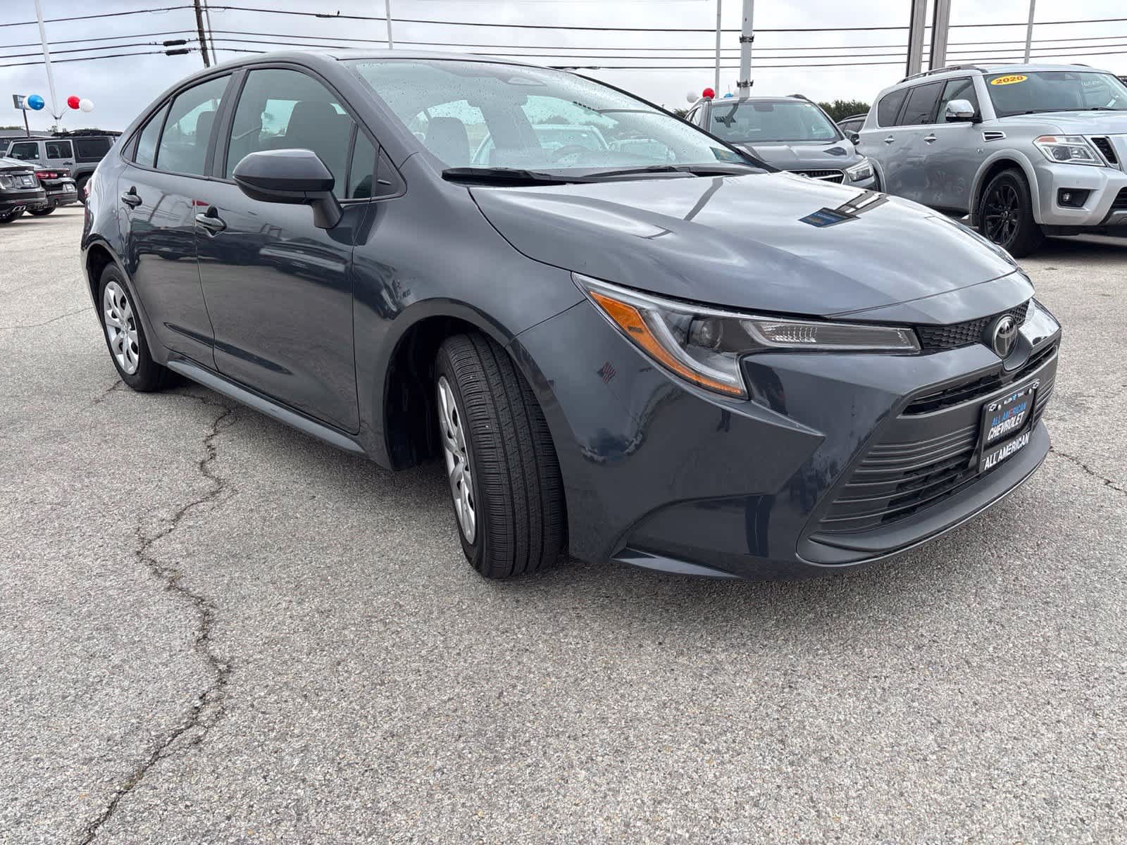 Used 2025 Toyota Corolla LE FWD image 3