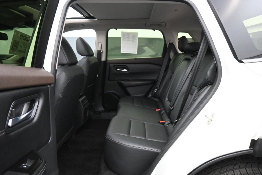 Used 2023 Nissan Rogue SL w/ SL Premium Package AWD/4WD image 17