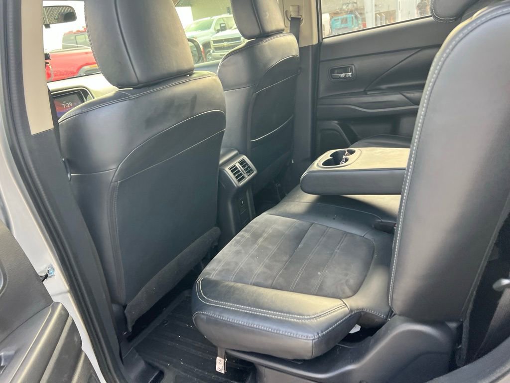 Used 2019 Mitsubishi Outlander SE FWD image 12