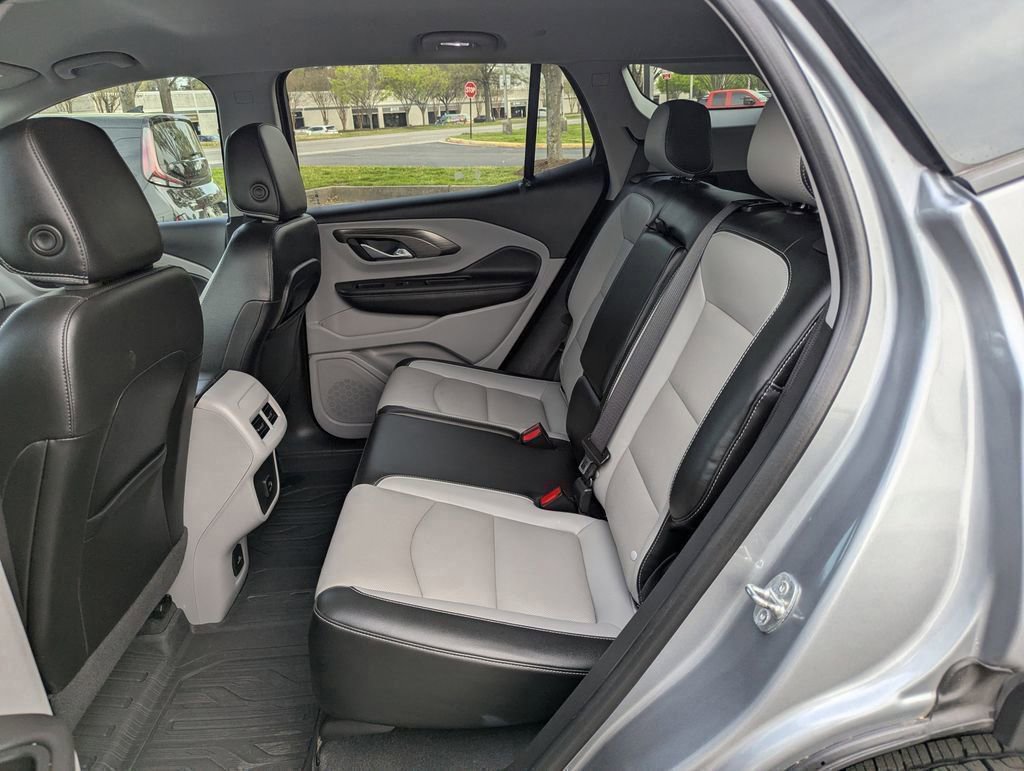 Used 2023 GMC Terrain SLT w/ Infotainment Package II image 15