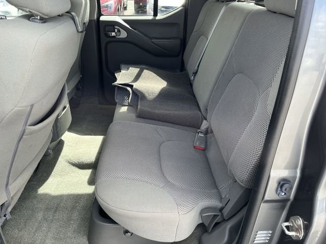 Used 2018 Nissan Frontier SV image 25