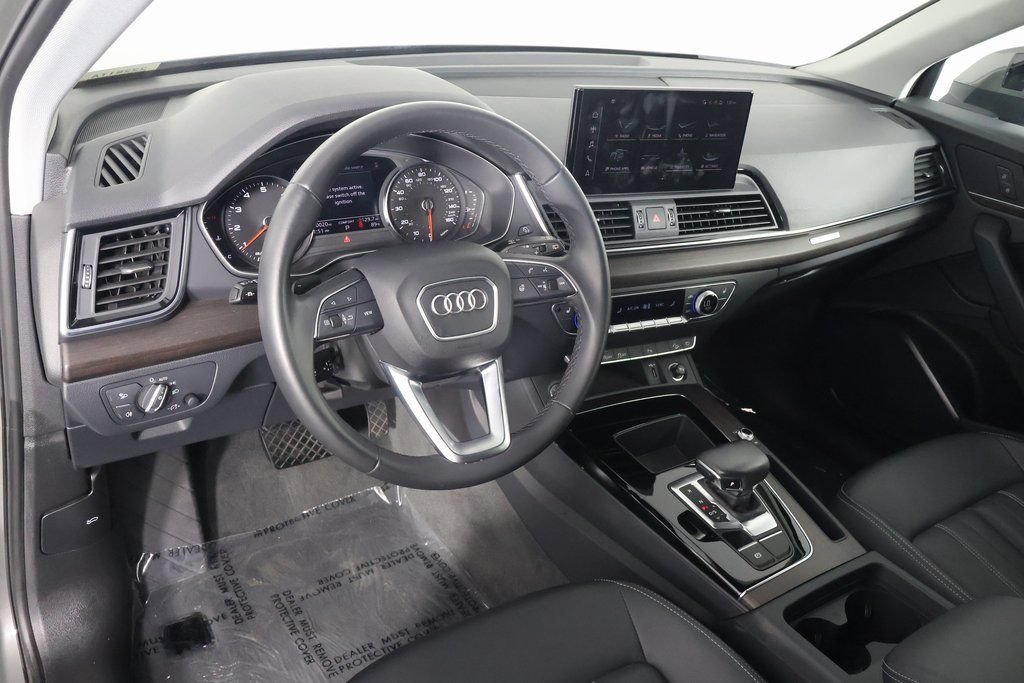 Used 2023 Audi Q5 2.0T Premium w/ Convenience Package AWD/4WD image 7