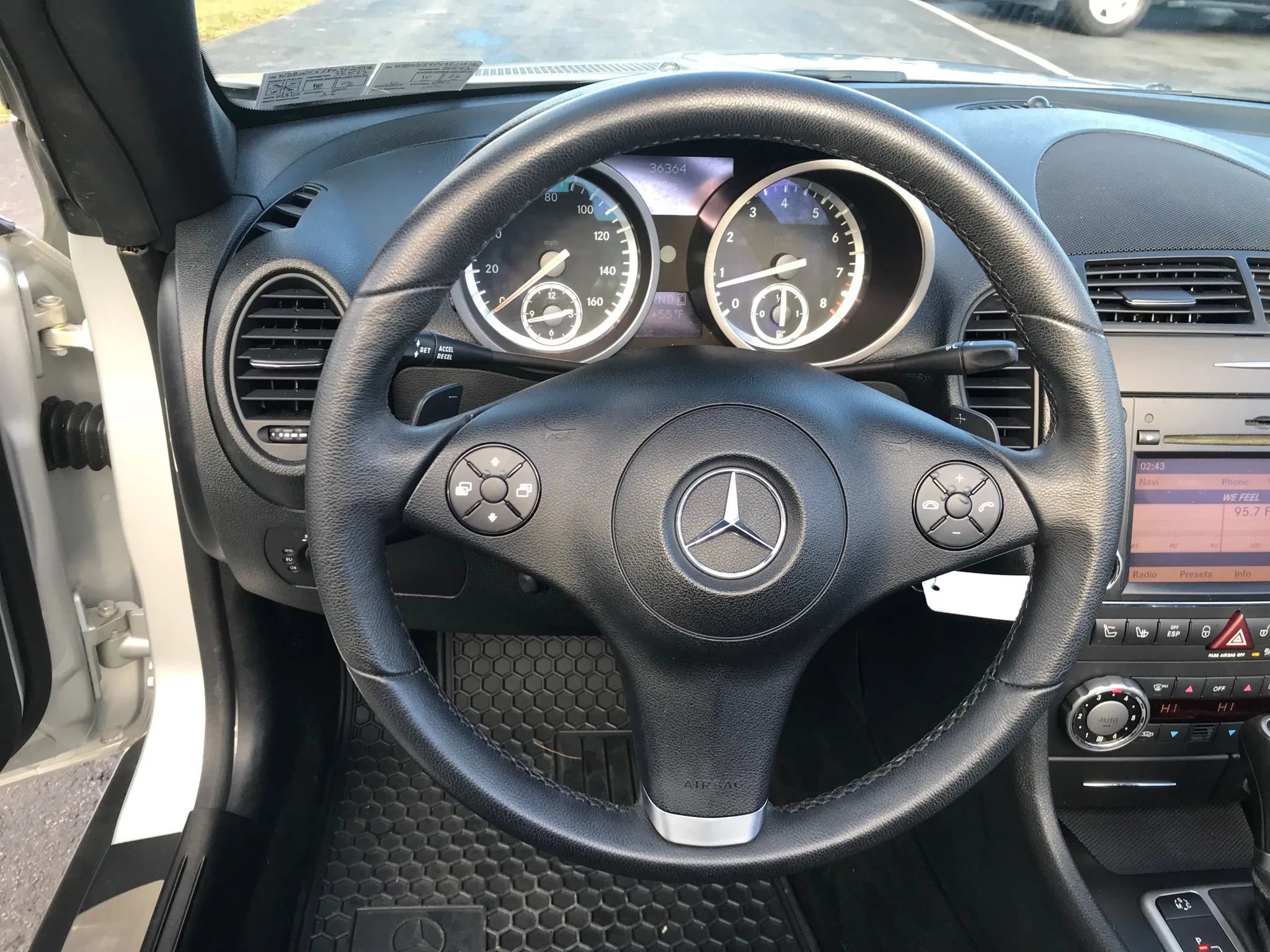 Used 2009 Mercedes-Benz SLK 350 image 16