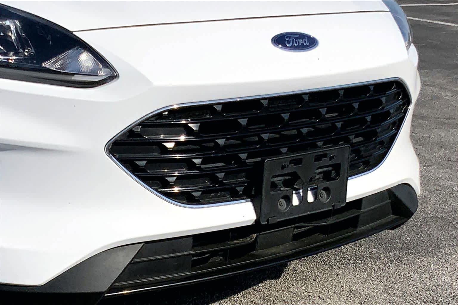 Certified 2022 Ford Escape SE w/ SE Sport Appearance Package FWD image 26
