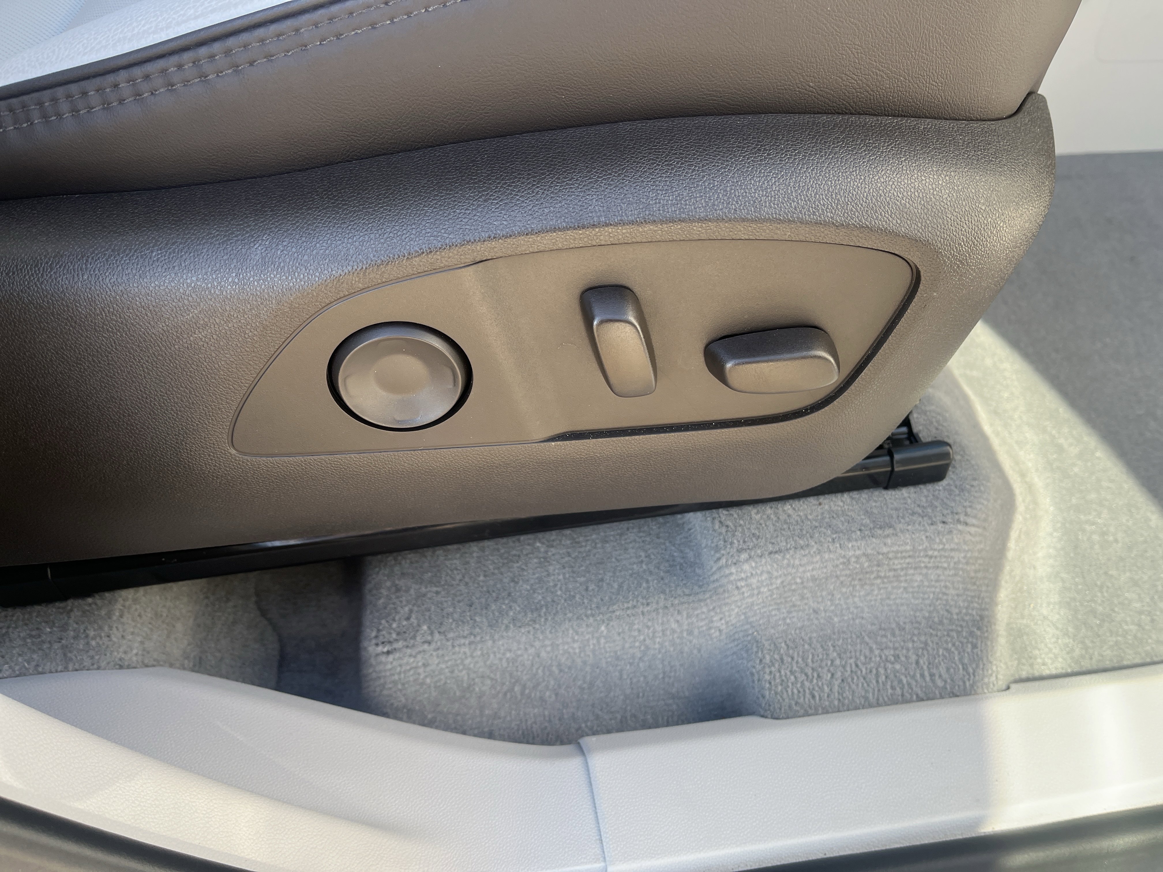 Used 2025 GMC Acadia Denali image 19