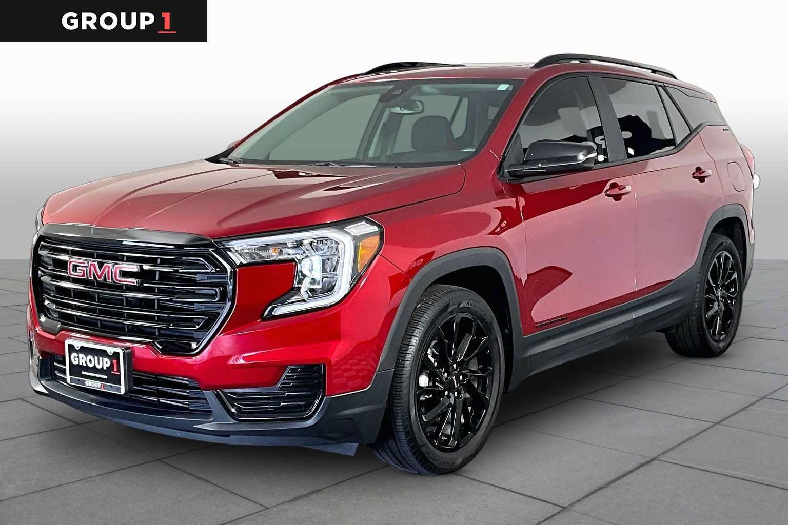 Used 2024 GMC Terrain SLE w/ Driver Convenience Package FWD image 1