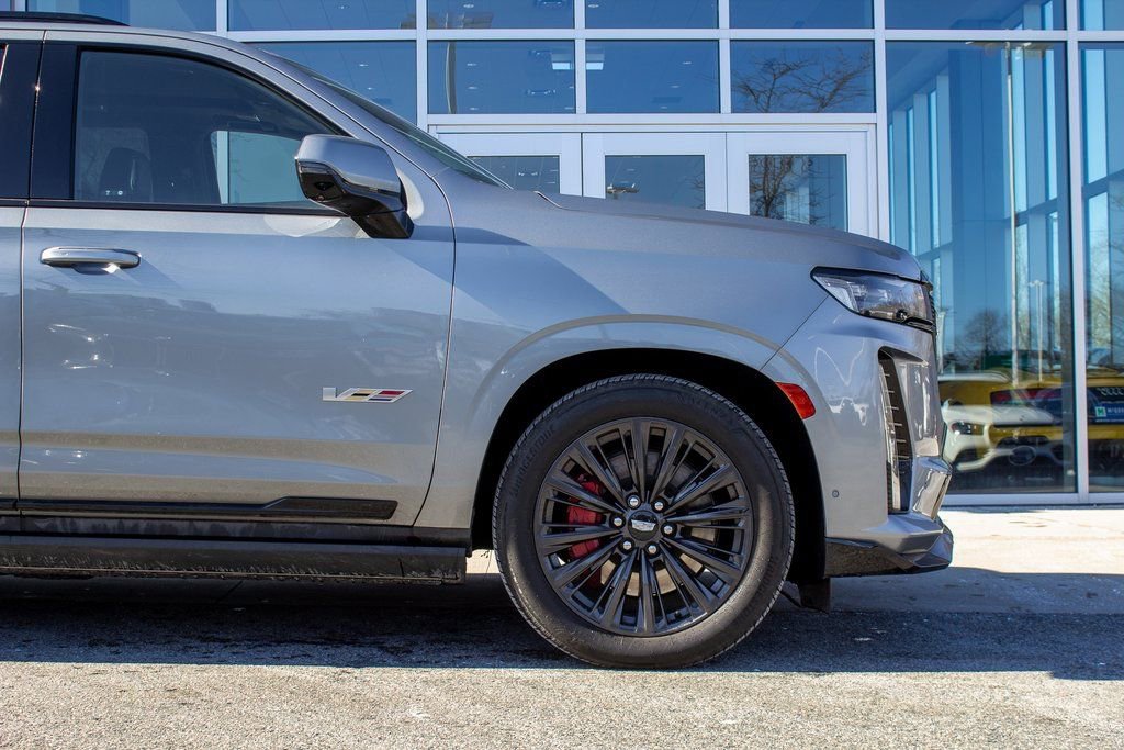 Used 2023 Cadillac Escalade V w/ LPO, ONYX Package image 5