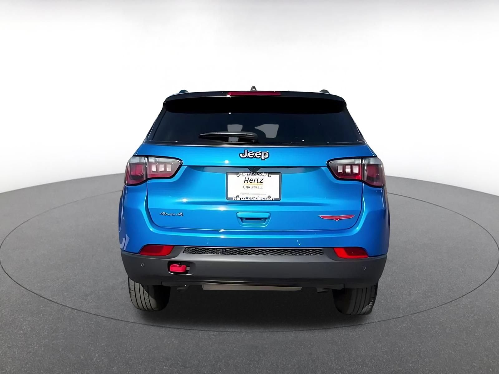 Used 2025 Jeep Compass Trailhawk AWD/4WD image 12