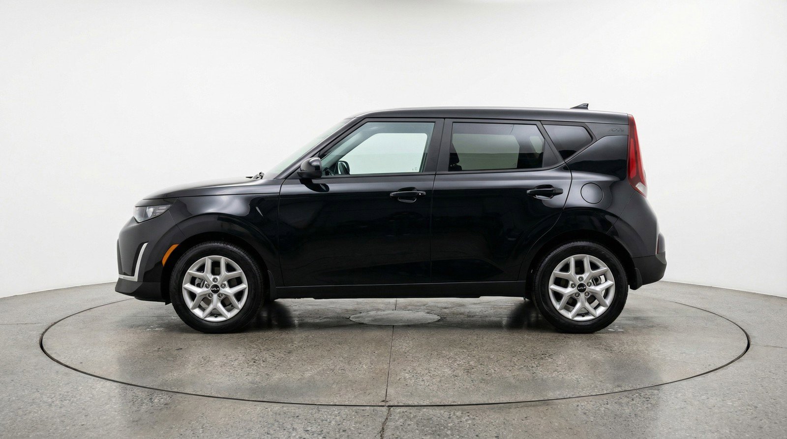 Used 2025 Kia Soul LX w/ LX Technology Package image 5