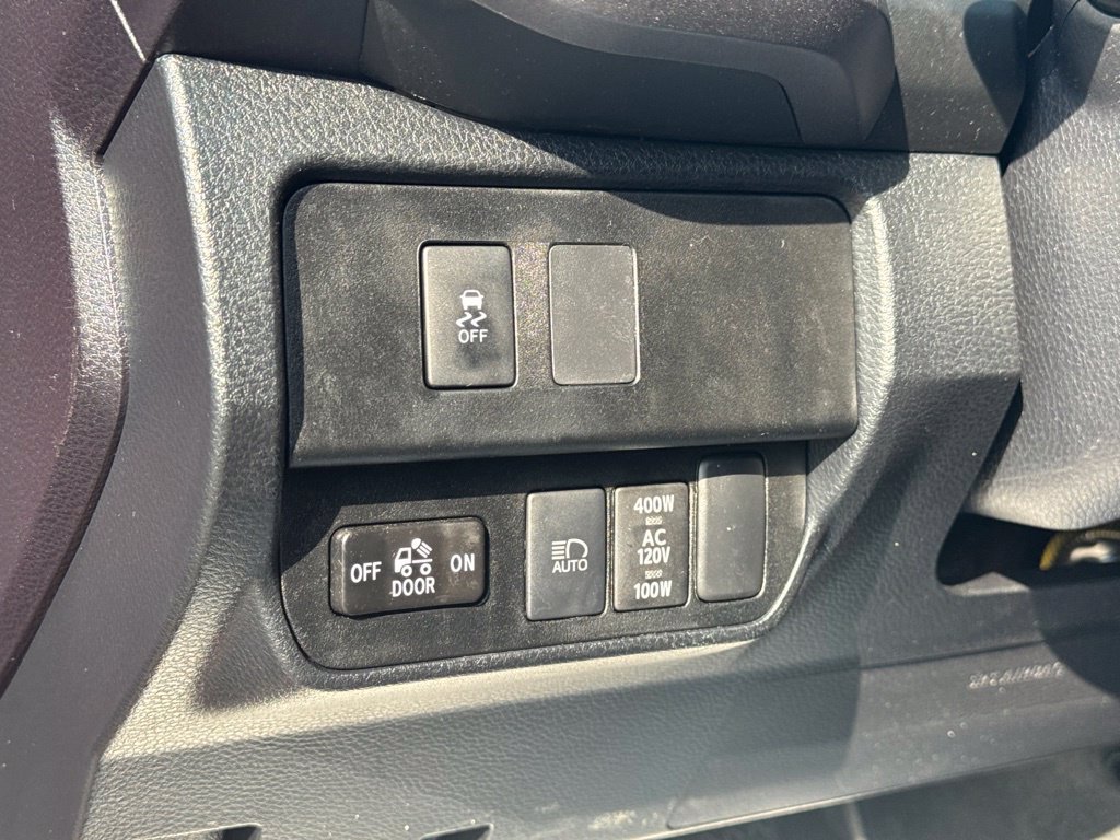 Used 2020 Toyota Tacoma TRD Sport w/ TRD Premium Sport Package AWD/4WD image 41