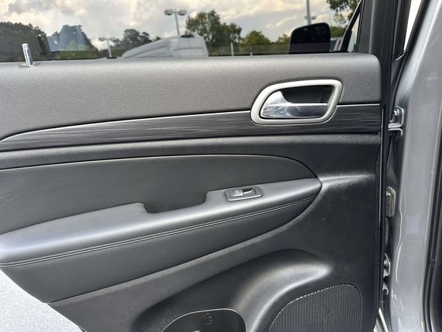 Used 2021 Jeep Grand Cherokee Laredo X AWD/4WD image 32