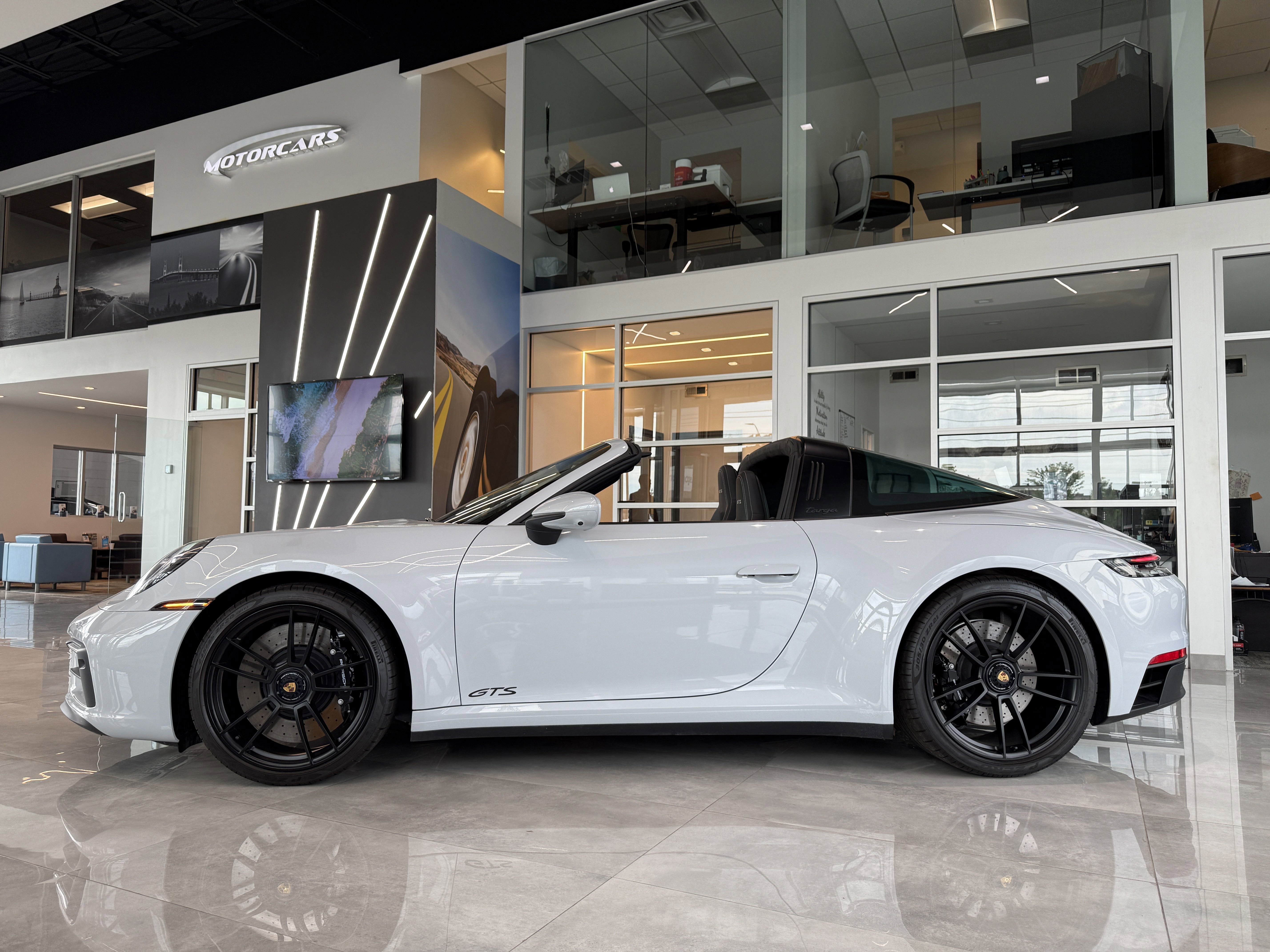 Used 2024 Porsche 911 Targa 4 GTS image 5
