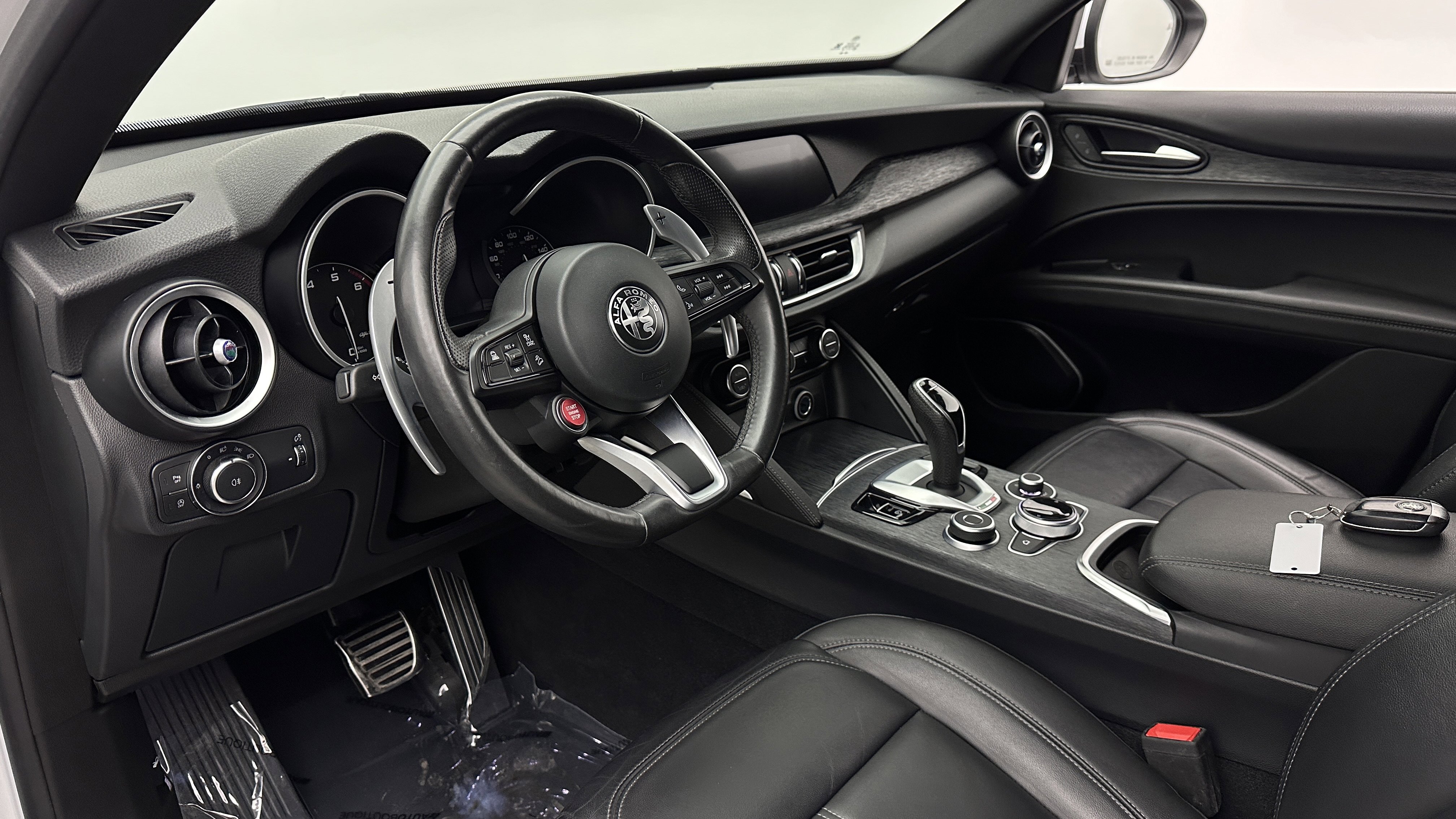 Used 2023 Alfa Romeo Stelvio Sprint RWD image 10
