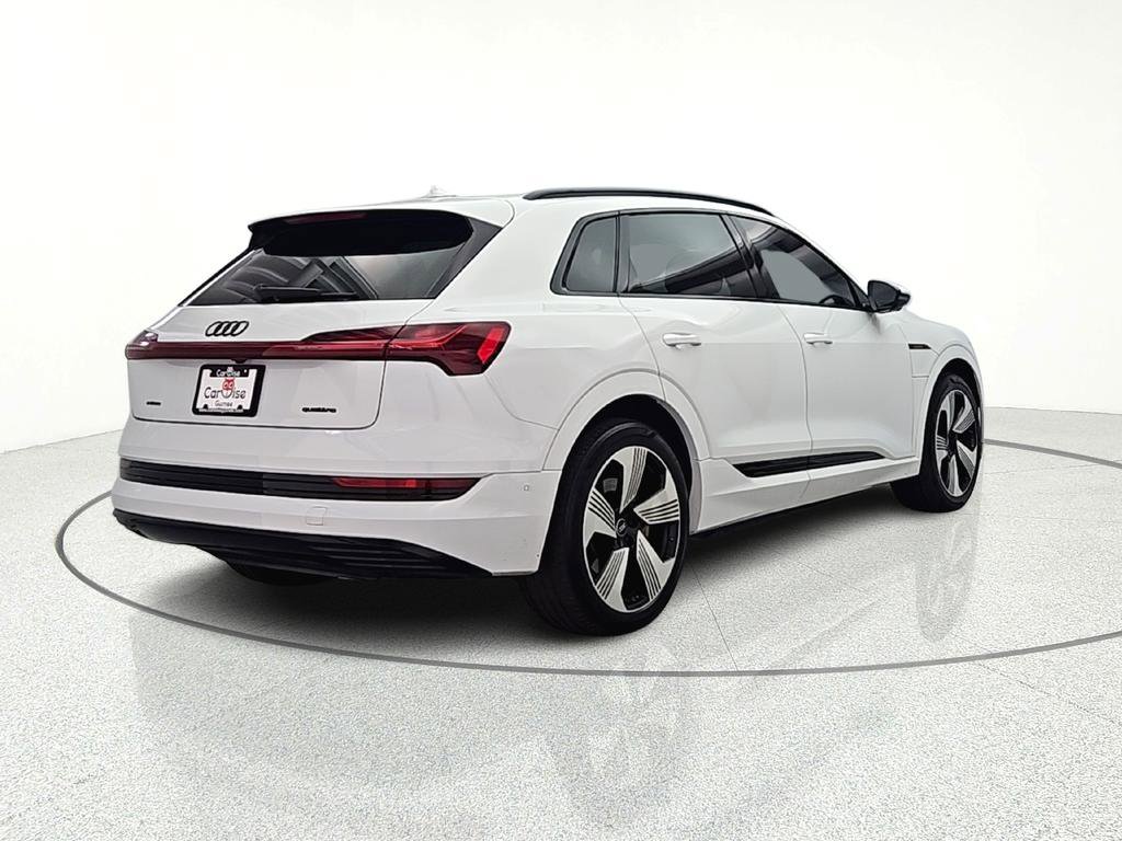 Used 2022 Audi e-tron Premium Plus image 7