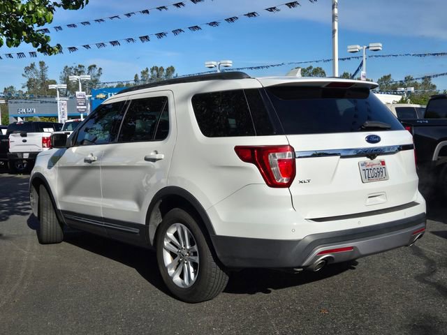 Used 2017 Ford Explorer XLT image 6
