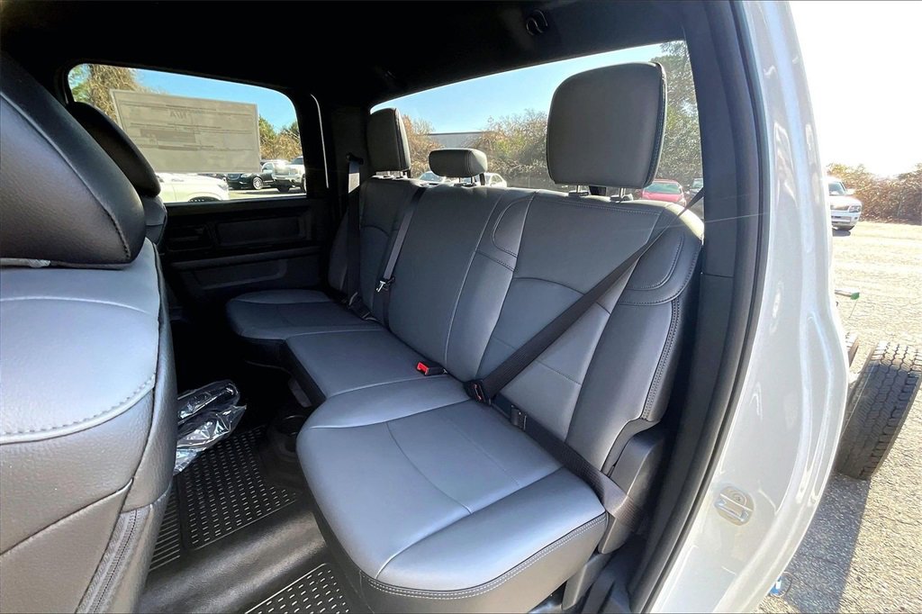 Used 2024 RAM 5500 Tradesman w/ Chrome Appearance Group image 19