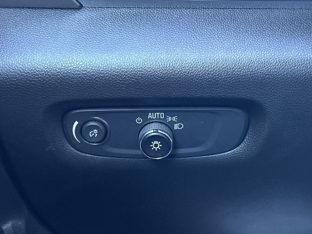 Certified 2023 Chevrolet Traverse LT FWD image 22