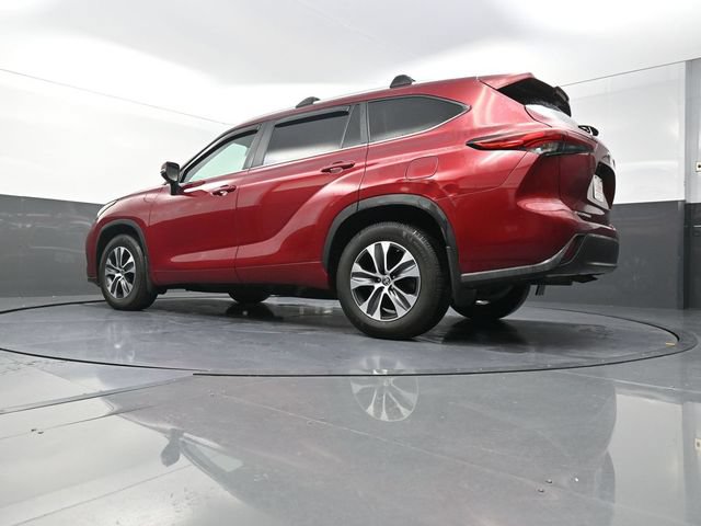 Used 2023 Toyota Highlander XLE AWD/4WD image 35