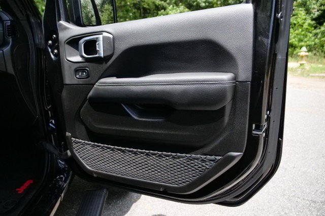 Used 2022 Jeep Wrangler Unlimited Sahara w/ Cold Weather Group AWD/4WD image 45