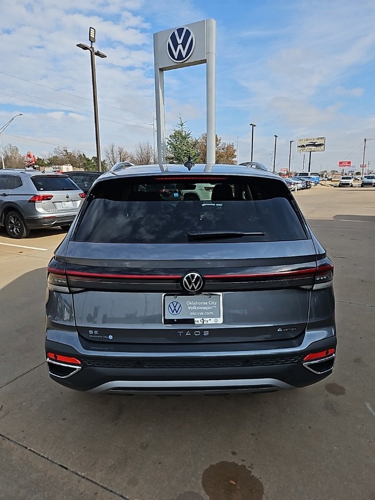 New 2026 Volkswagen Taos SE image 6