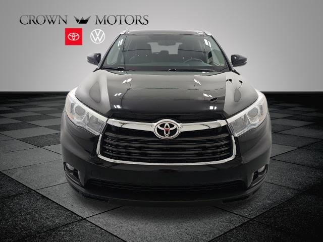 Used 2016 Toyota Highlander XLE AWD/4WD image 2
