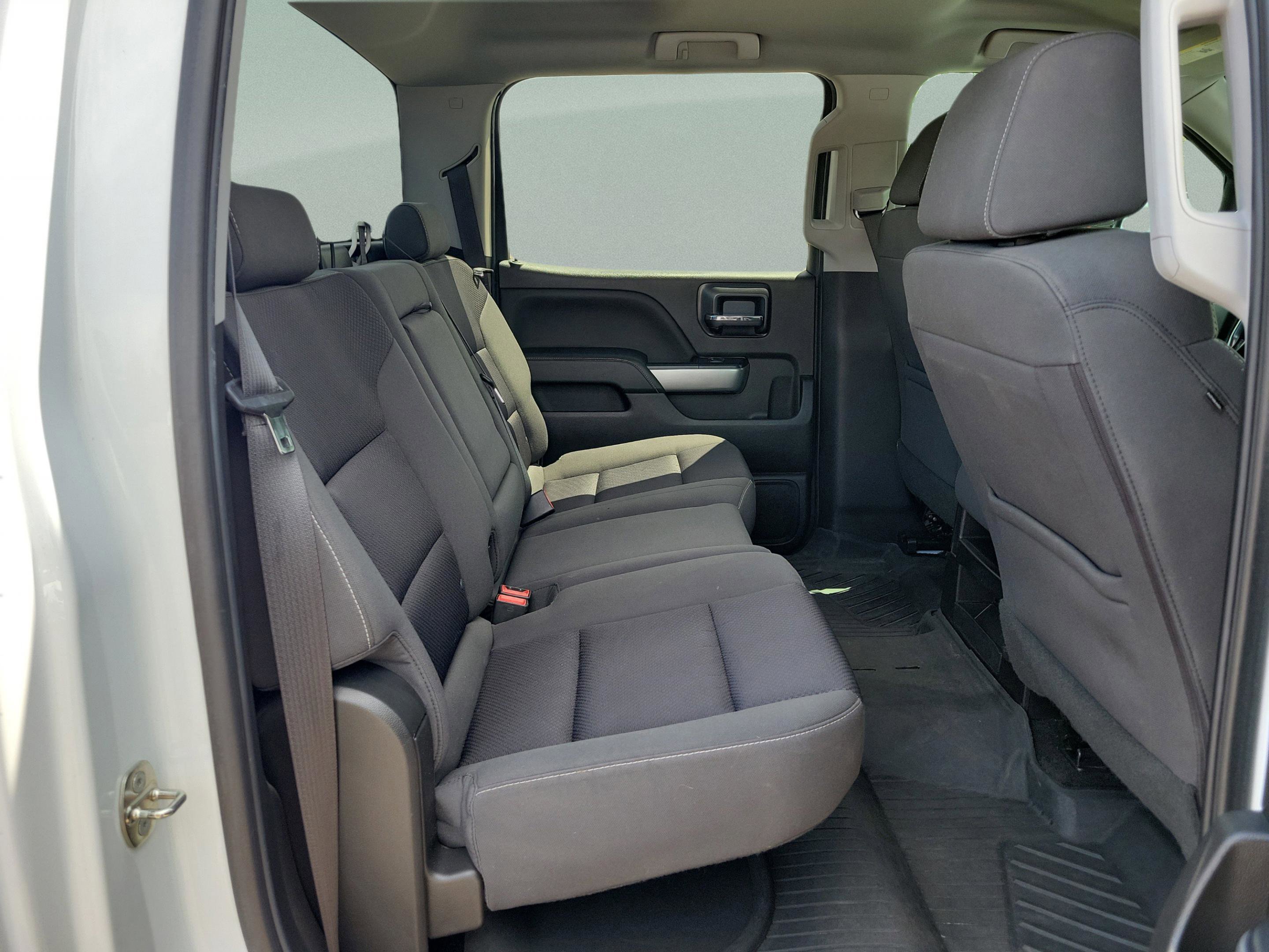 Used 2018 Chevrolet Silverado 1500 LT w/ All Star Edition image 10