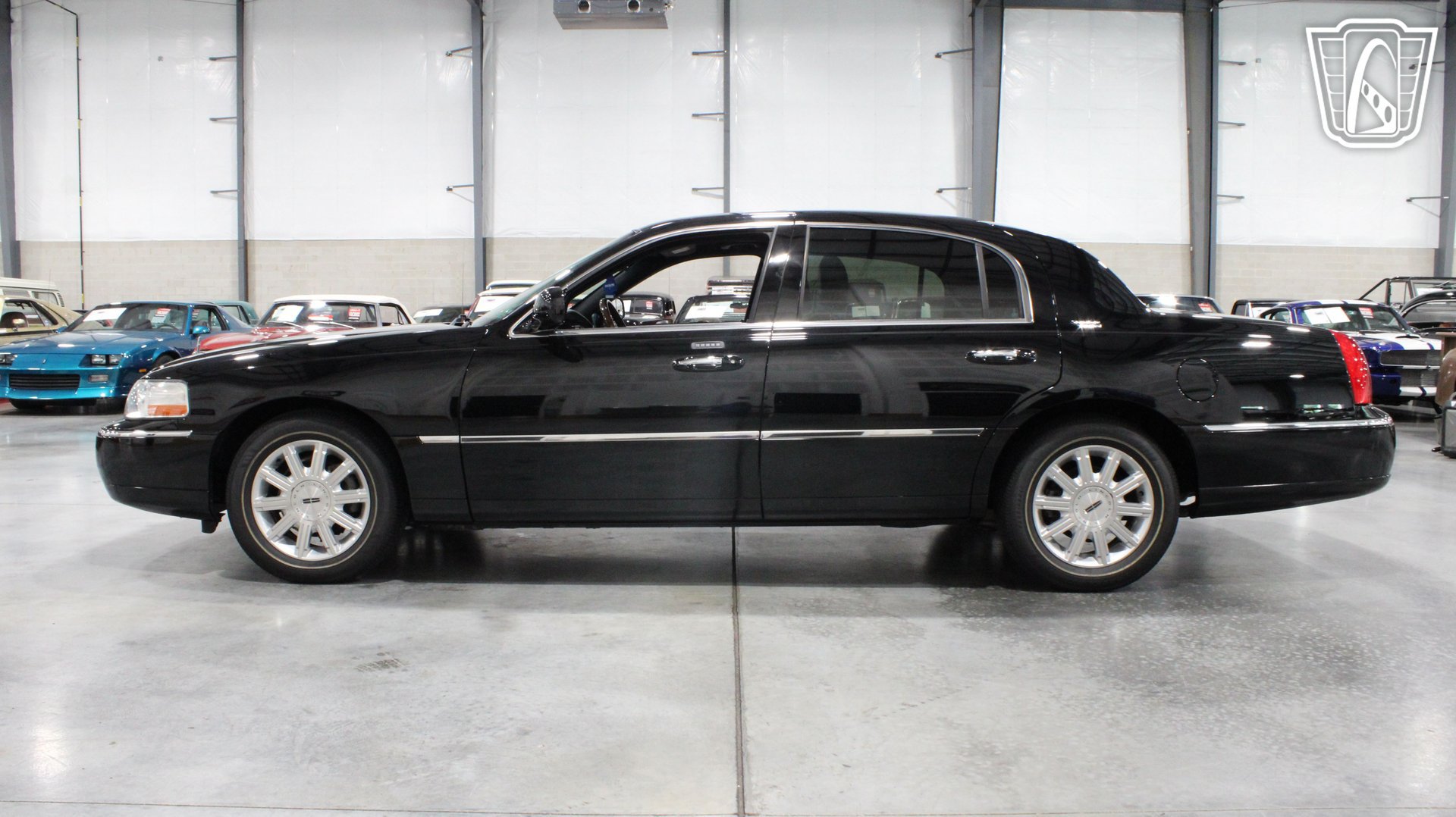 Used 2006 Lincoln Town Car Signature Limited RWD image 21