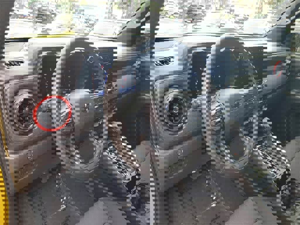 Used 2023 Chevrolet Colorado Trail Boss w/ Technology Package image 23