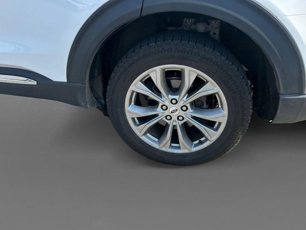 Used 2023 Ford Explorer Limited w/ Equipment Group 301A RWD image 8