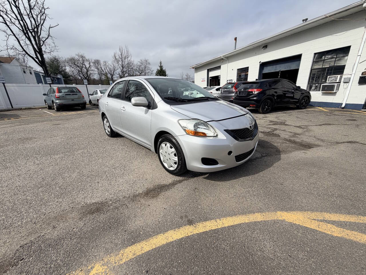 Used 2009 Toyota Yaris Sedan image 4