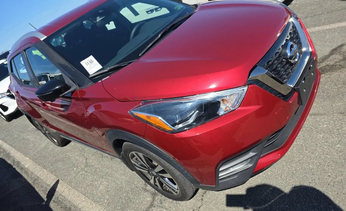 Used 2020 Nissan Kicks SR FWD image 2