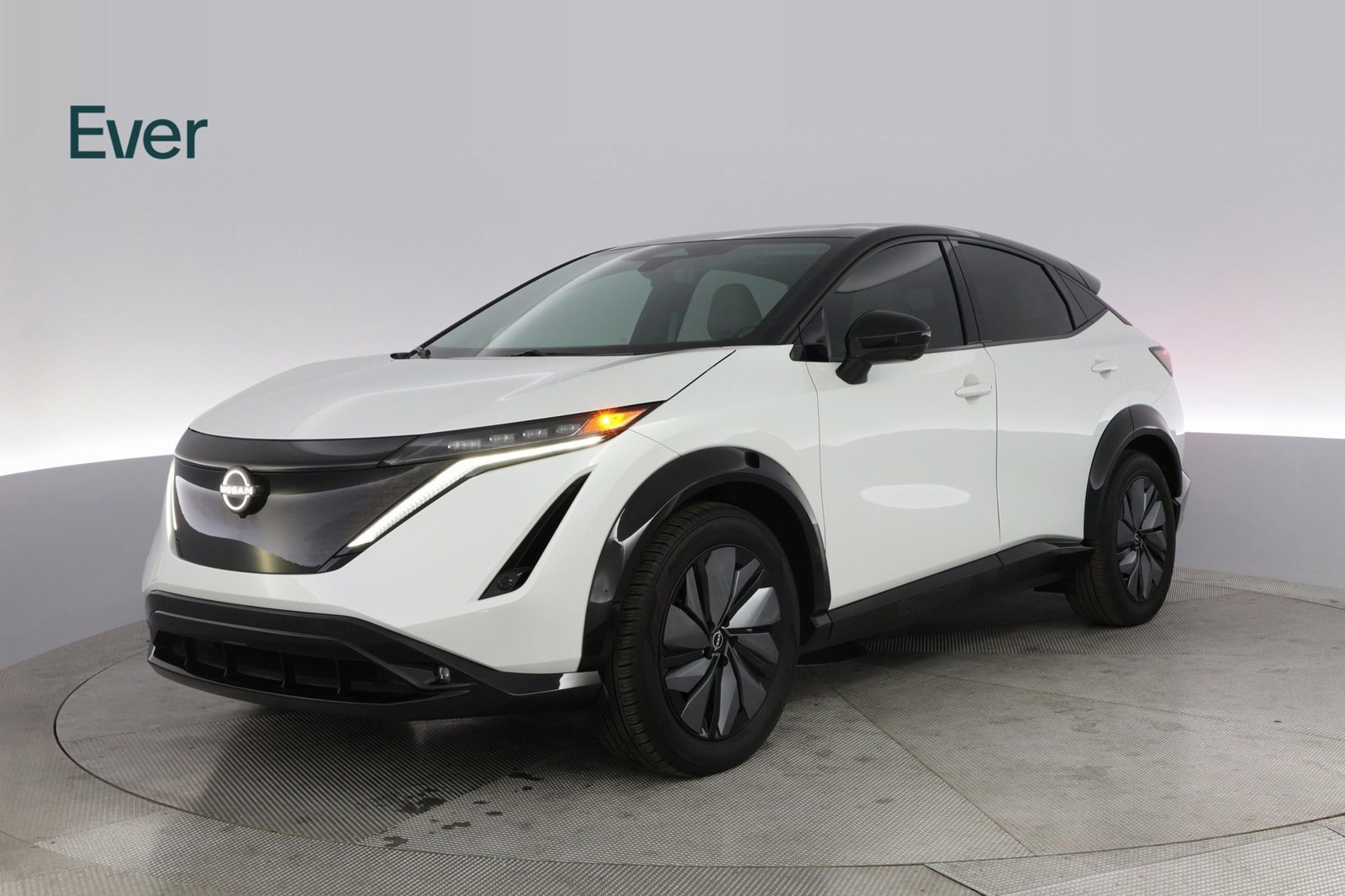 Used 2023 Nissan Ariya AWD image 2